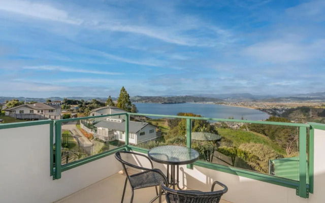 Sensational on Centennial - Whitianga Holiday Home