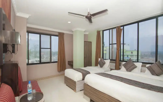 OYO 343 Pop Life Hotel