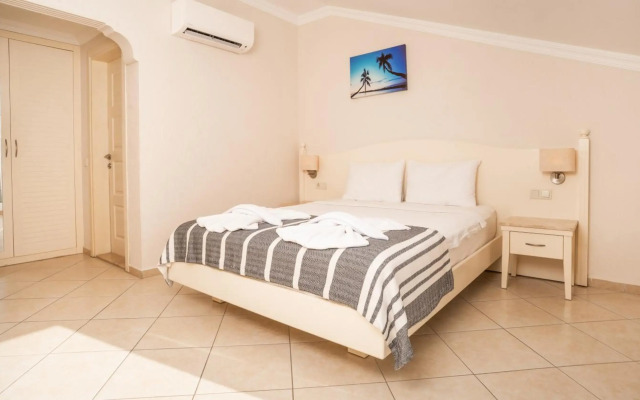 Blue Star Hotel