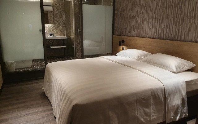 City Suites-Taoyuan Station