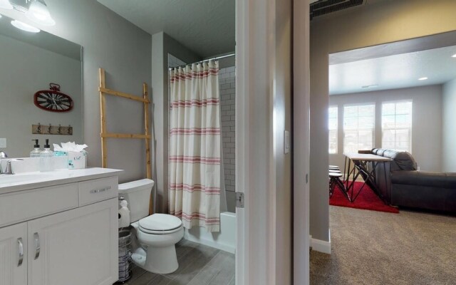 Twelve Oh Seven 4 Bedroom Apts