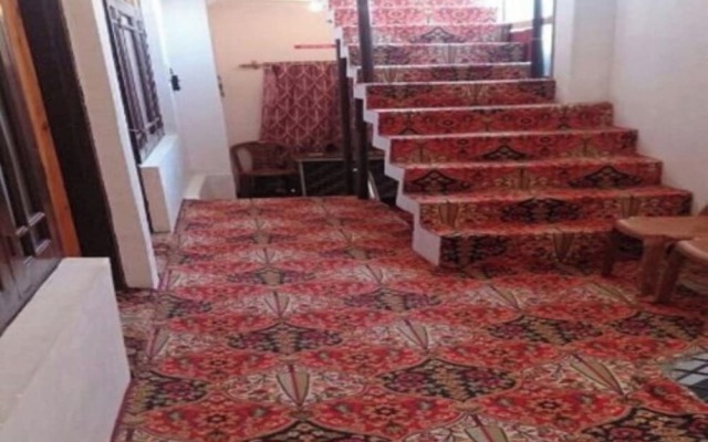 Goroomgo Khanday Guest House srinagar