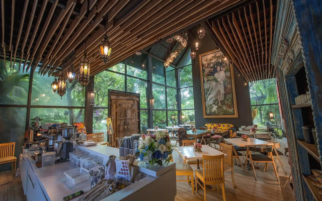 Porestva Hotel Sriracha