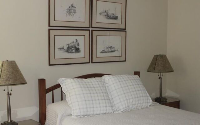 Kloeppel 3 Bedroom Home by Redawning