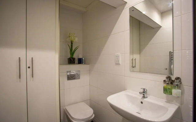 Most central luxury apartment - sleeps 4 & FREE parking!