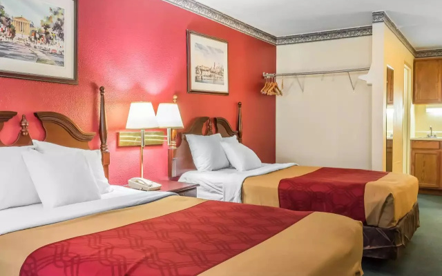 Econo Lodge Airport
