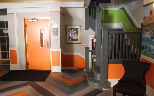 Layne Hotel