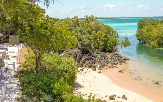 Merry Crab Cove - Après-Safari Beach Hotel