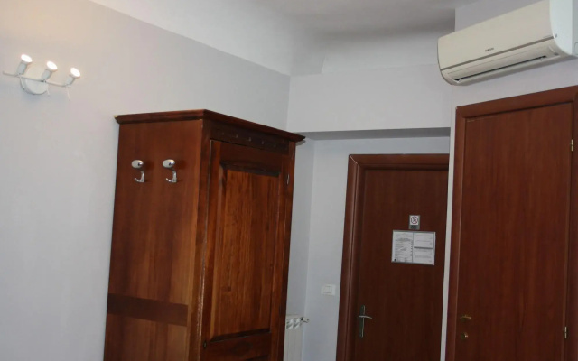 Fanti Rooms