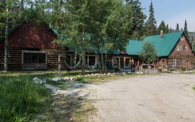 Medicine Bow Lodge