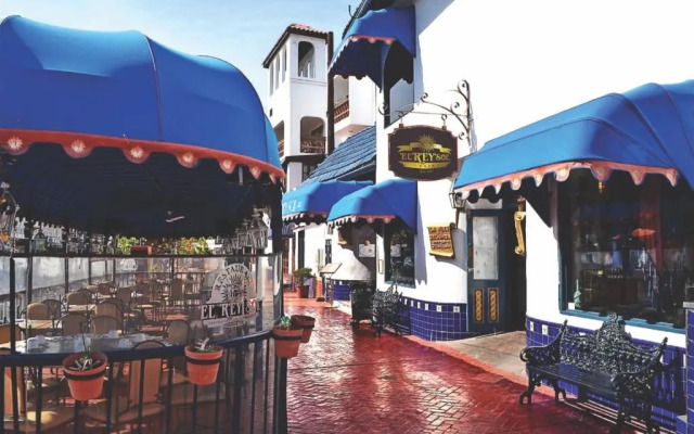 Americas Best Value Inn - Posada El Rey Sol