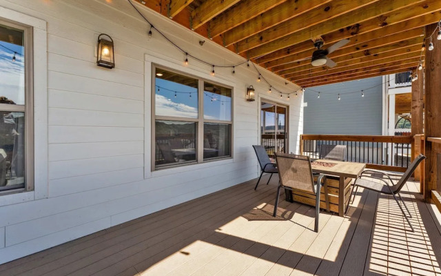 Luxury 7-bedroom Home With Hot Tub Fireplace