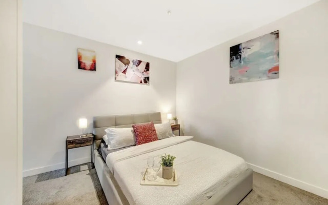 Stylish Pet-friendly 2BR Stay, Near Southern Cross