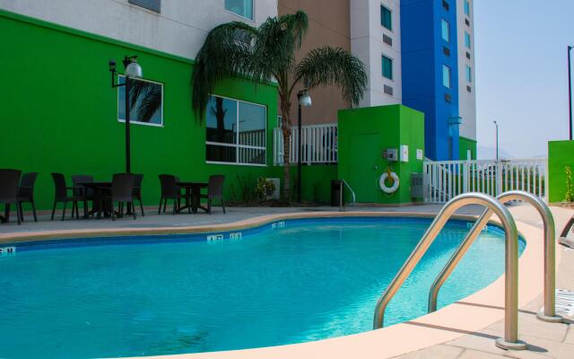 Holiday Inn Express Saltillo Zona Aeropuerto, an IHG Hotel