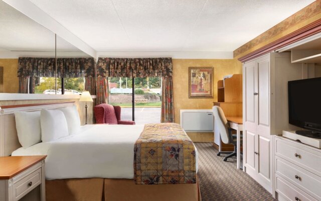 Travelodge Owen Sound ON