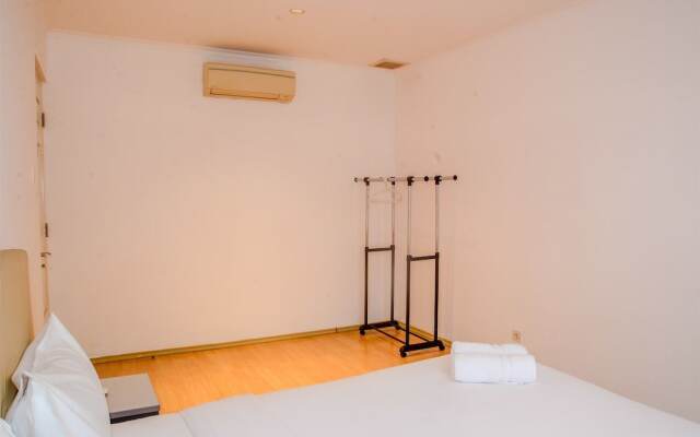 Spacious FX Residence with Mall Access