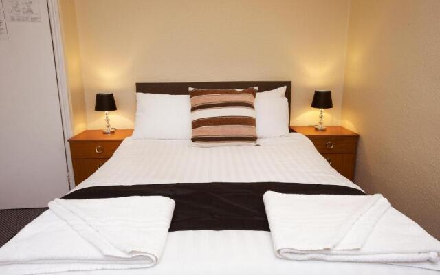 The Black Swan Inn B & B