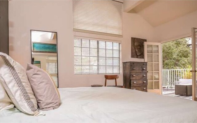 California Dreamin Sleeps 13 HW Hills