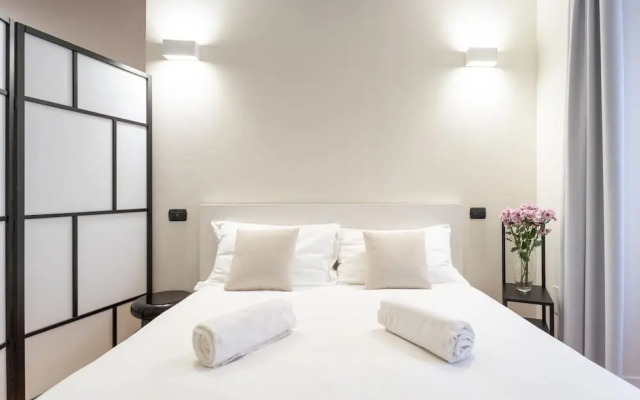 White Flat in Como City Center