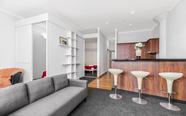 Two Bedroom Waterfront & City Apartment
