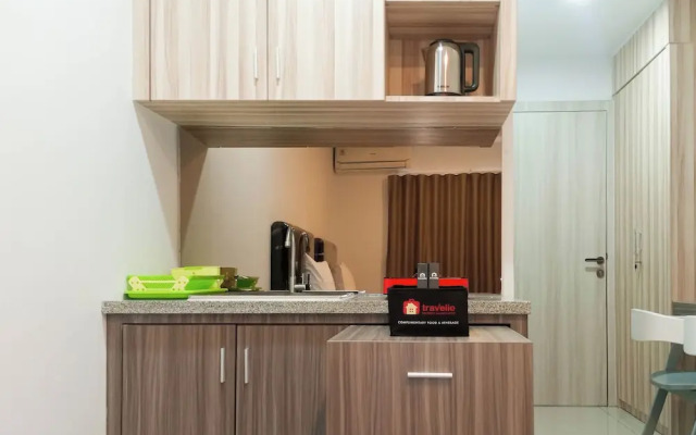 Simply Look And Cozy Studio At De Prima Apartment