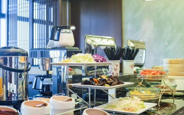 Rezen Dong Hotel (Changchun International Convention and Exhibition Center)