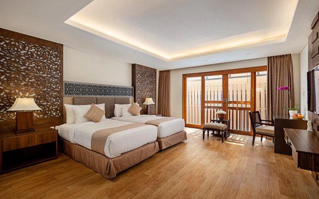 Villa Kayu Raja