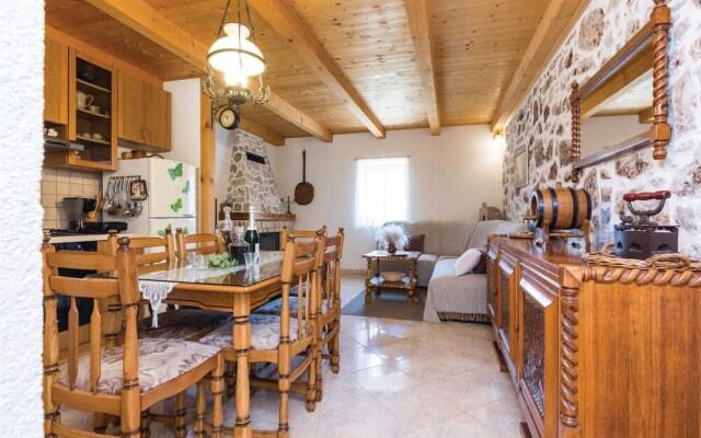 Stunning Home in Vir With 3 Bedrooms and Wifi