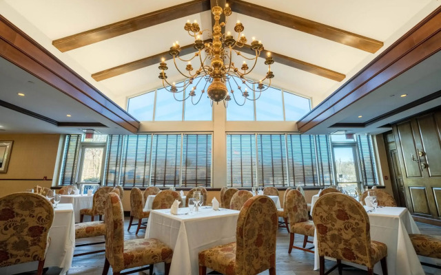Sleepy Hollow Hotel