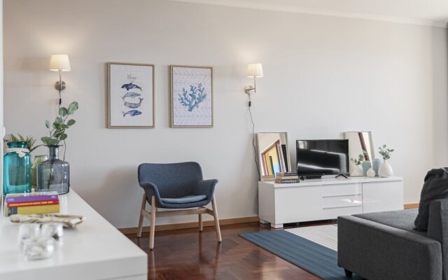 Bright Apartment With Pool, Garajau IV