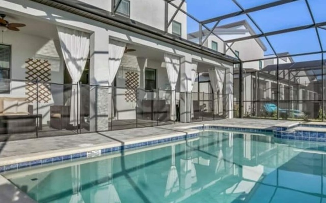 2901 Amazing 8BD Cinema and Game Room