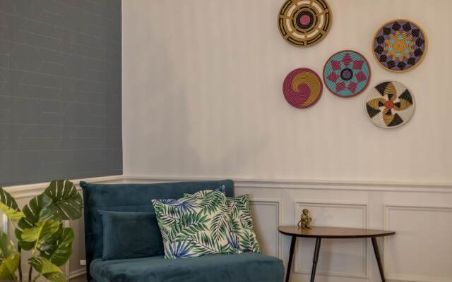 Evala luxury rooms with pool and garden