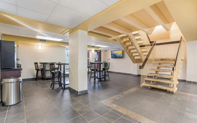 Residence & Conference Centre - Welland