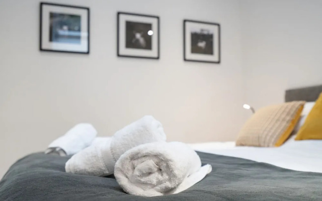 The Botanical Flat 1