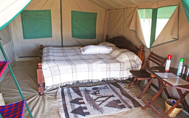 Whistling Thorn Tented Camp