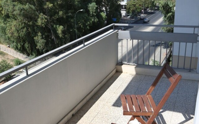 The Bridge-House Apartment