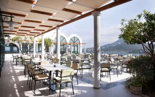 Dolce Athens A tica Riviera Hotel