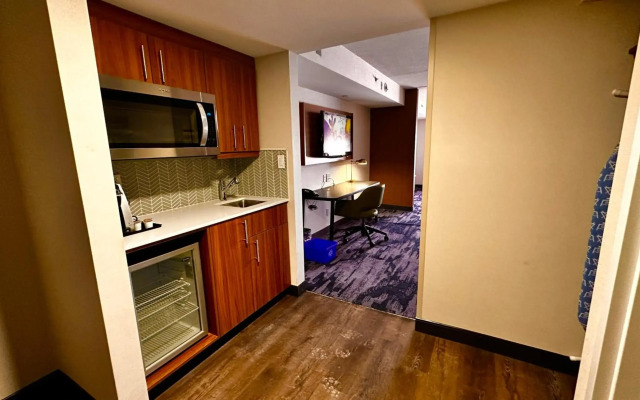 Newmarket Hotel & Suites