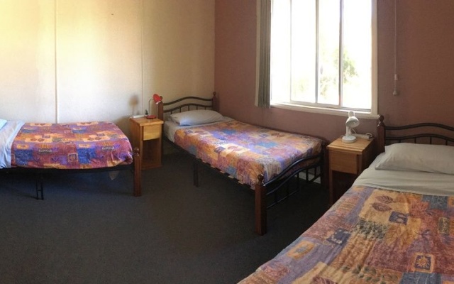 The Friendly Hostel – Guest Rooms – Hervey Bay
