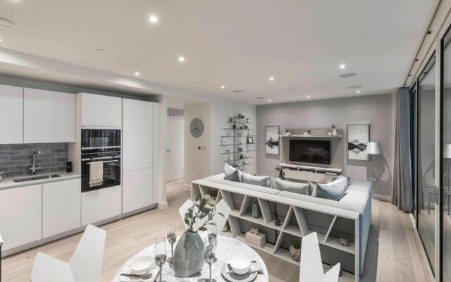 Deluxe elegant and very spacious apartment#17