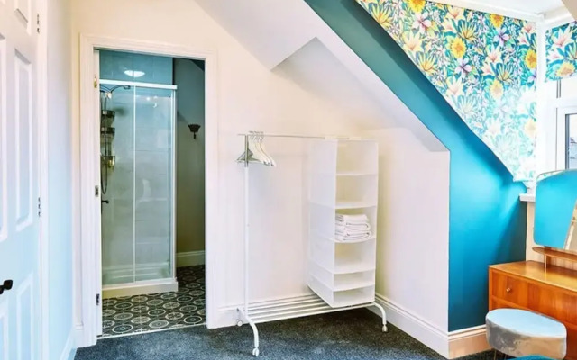 Host Stay North Parade Apartment