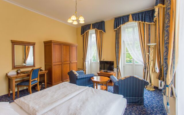 Ontario Hotel Garni
