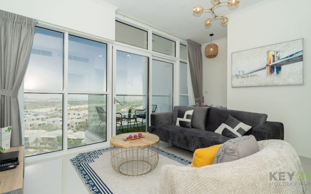 Carson Elegant Living in One Bedroom