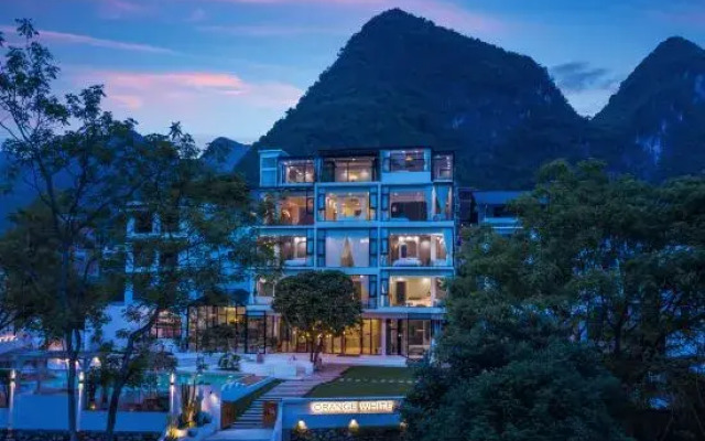 Orange white Vacation Homestay