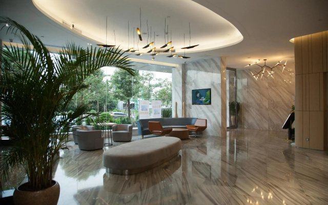 Qian Hai Holiday Hotel