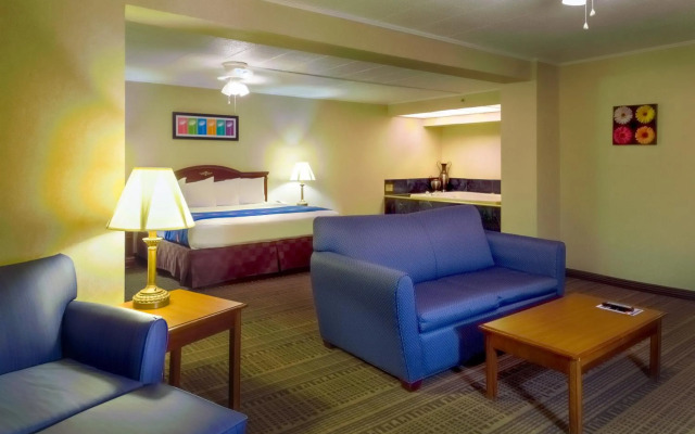 Park Inn by Radisson Sharon
