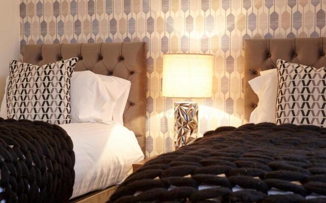 Savoy Court - Your Apartment