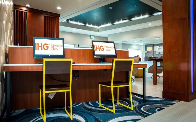 Holiday Inn Express & Suites Orlando - Lake Buena Vista, an IHG Hotel