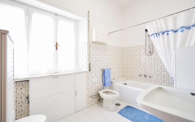 Bright apartment with a beautiful lagoon view.-Mura di Levante