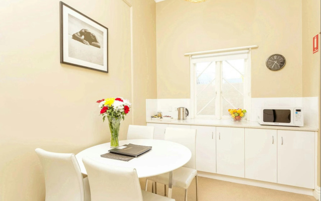 Globe Apartments – Guest Rooms – Wagga Wagga